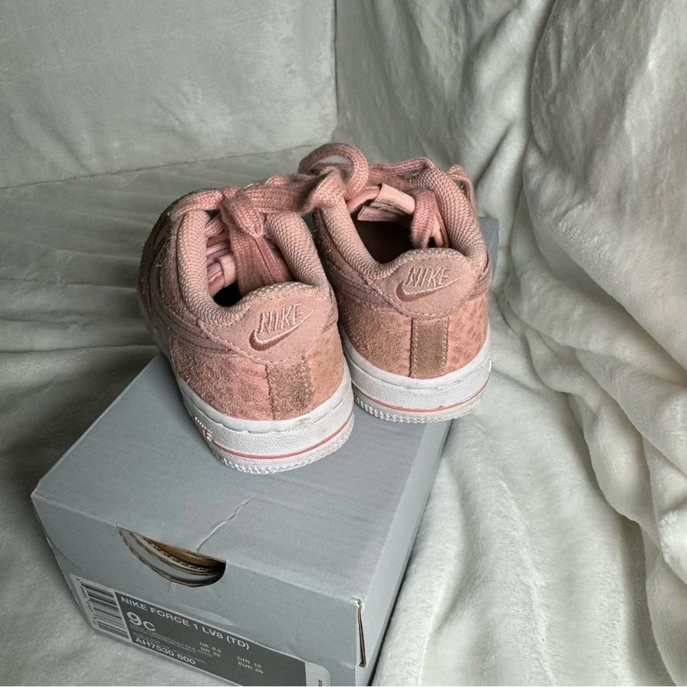 Nike‎ Kids Air Force 1 LV8 Pink Leopard Print Shoes Size 9C AH7530 600